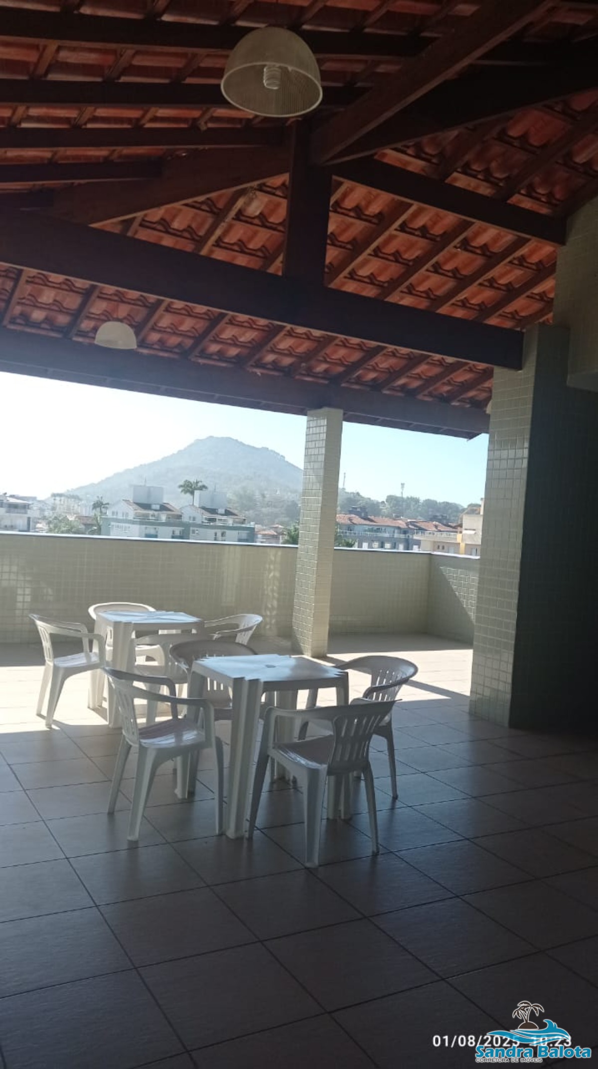 Apartamento à 200 metros da Praia Grande/Ubatuba