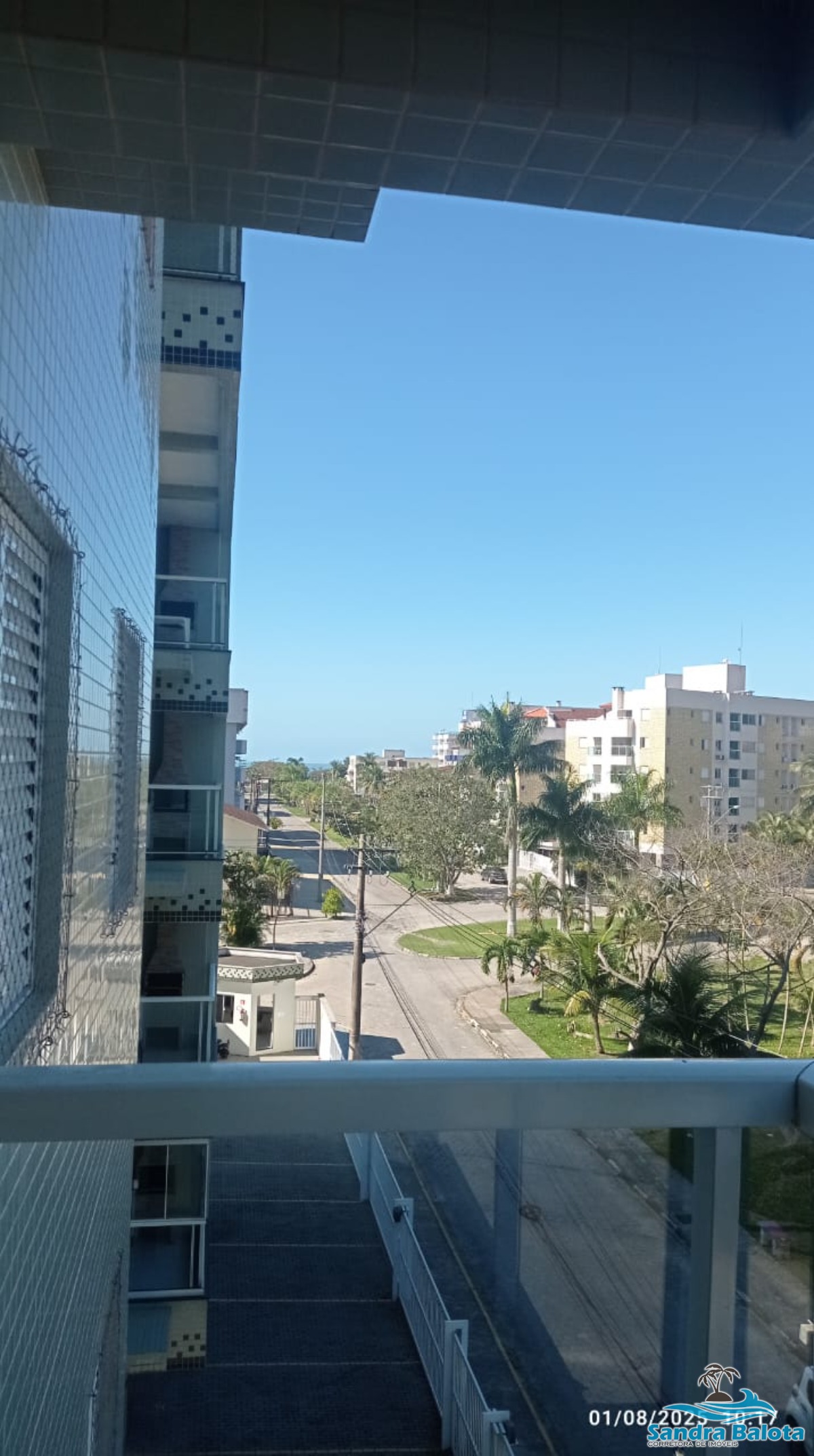 Apartamento à 200 metros da Praia Grande/Ubatuba