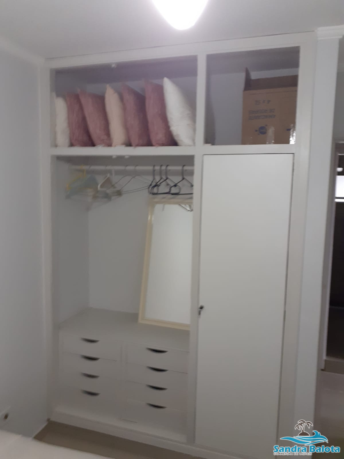 Excelente localização!! Apartamento de 3 dormitórios/Itaguá