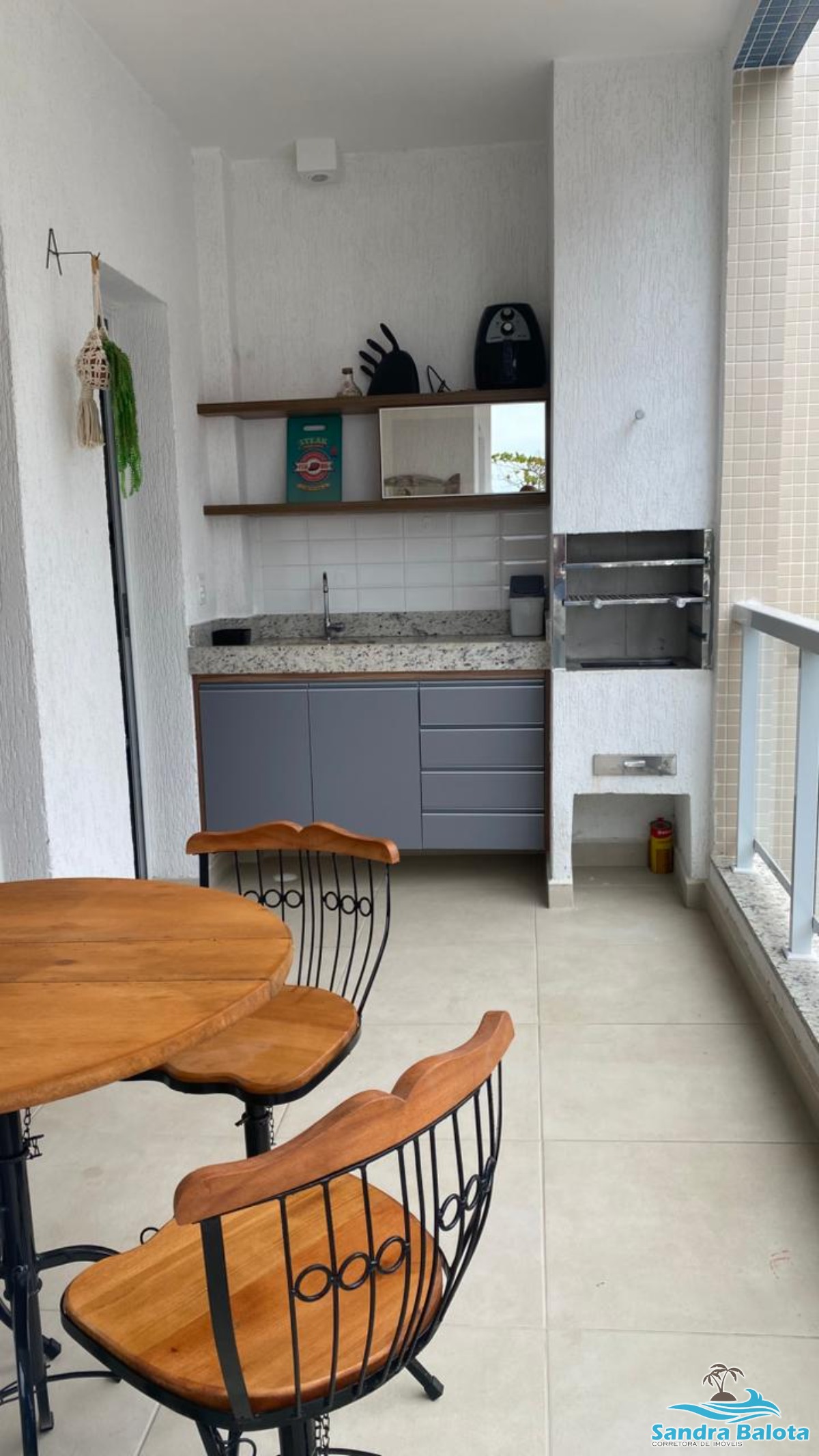 Apartamento de 2 dormitórios na Praia Grande a 400 metros da praia/Ubatuba