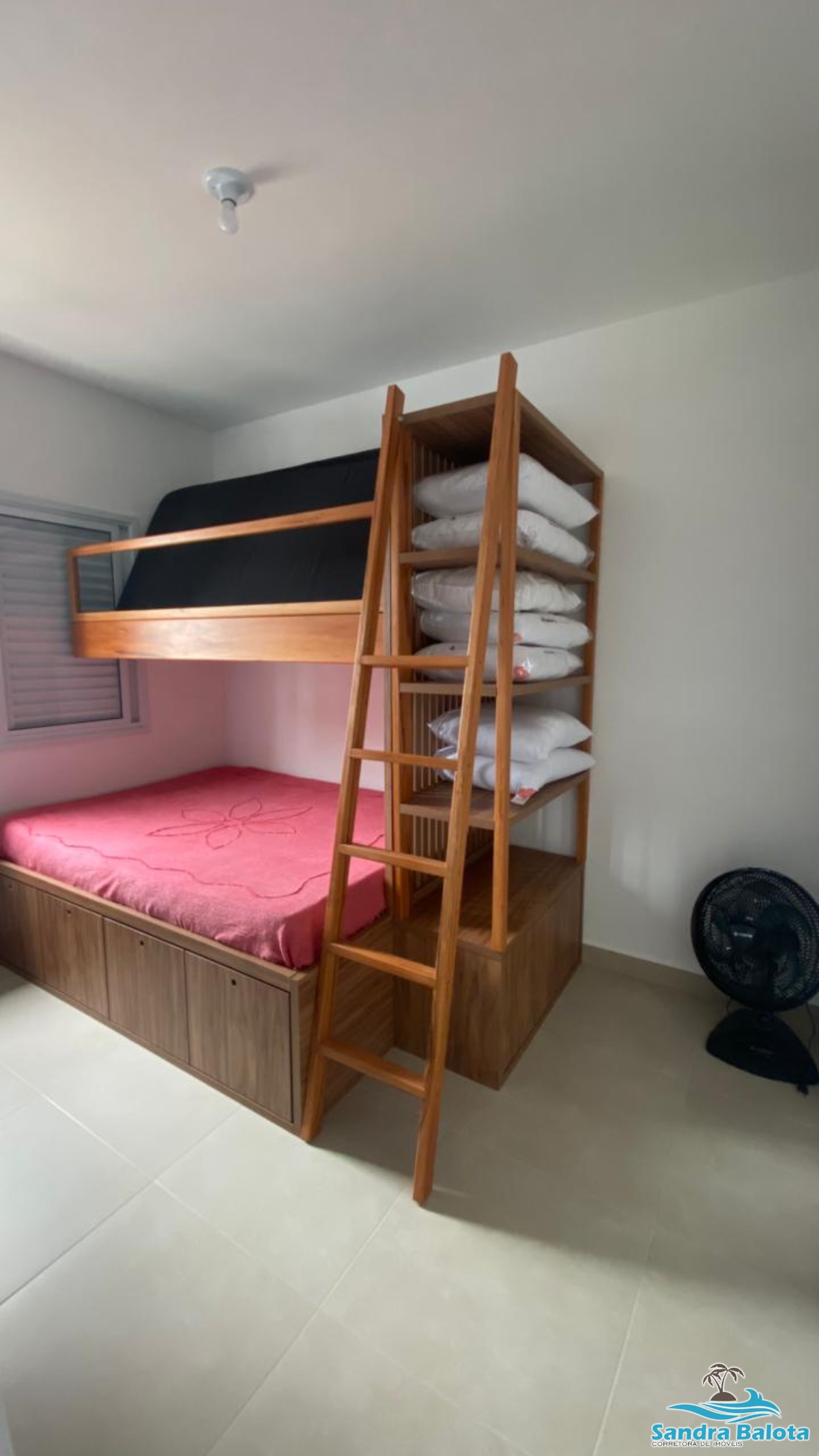 Apartamento de 2 dormitórios na Praia Grande a 400 metros da praia/Ubatuba