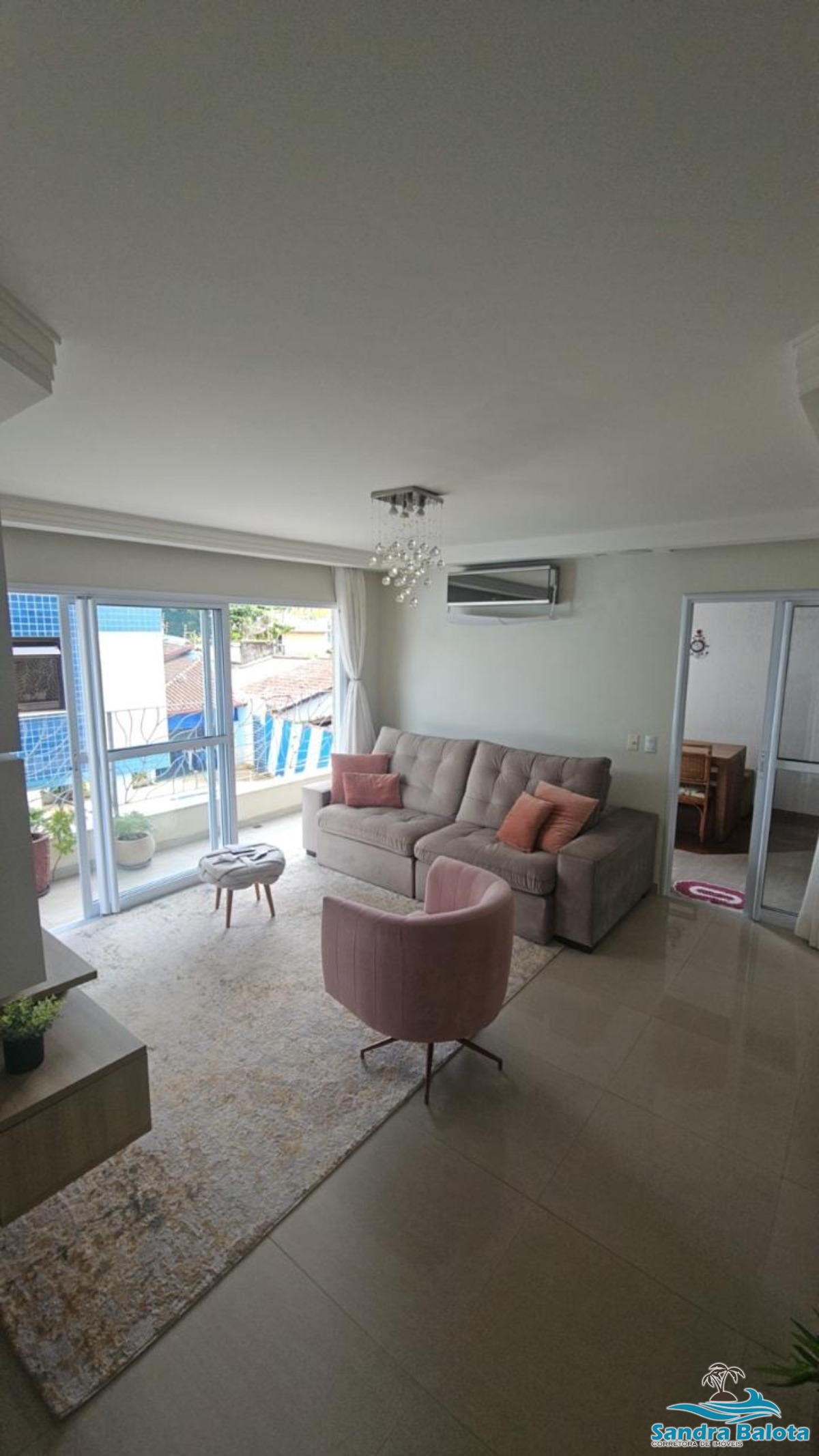 Excelente apartamento de 3 dormitórios no Barra da Itaguá/Barra da Lagoa