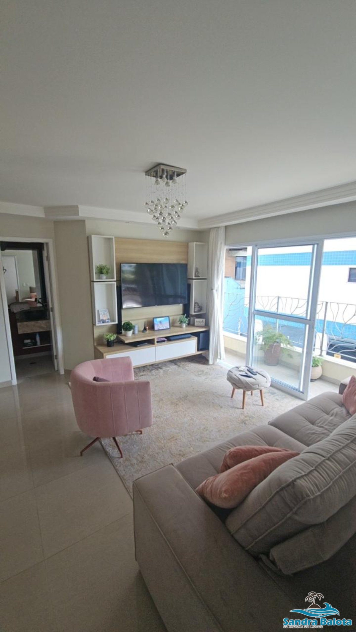 Excelente apartamento de 3 dormitórios no Barra da Itaguá/Barra da Lagoa