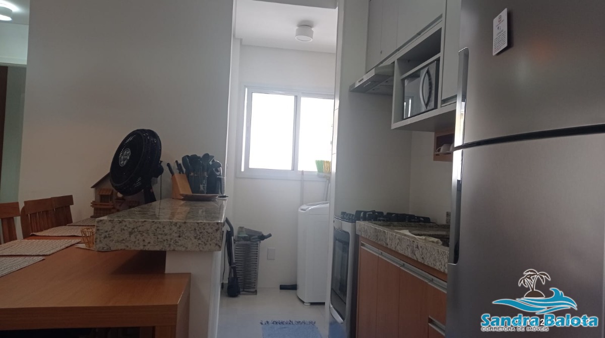 Apartamento novo de 2 dormitórios à 400 metros da praia