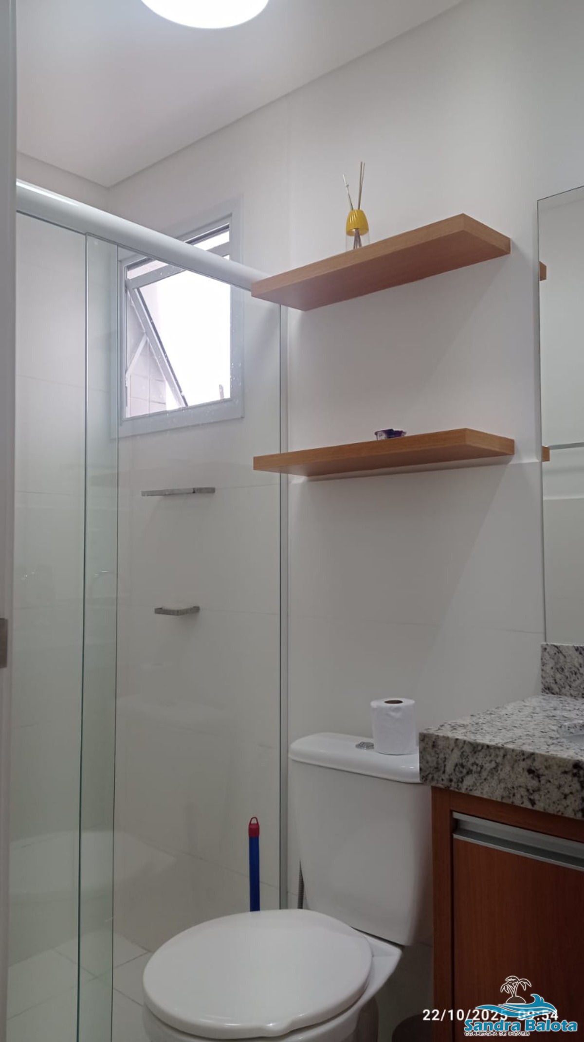 Apartamento novo de 2 dormitórios à 400 metros da praia