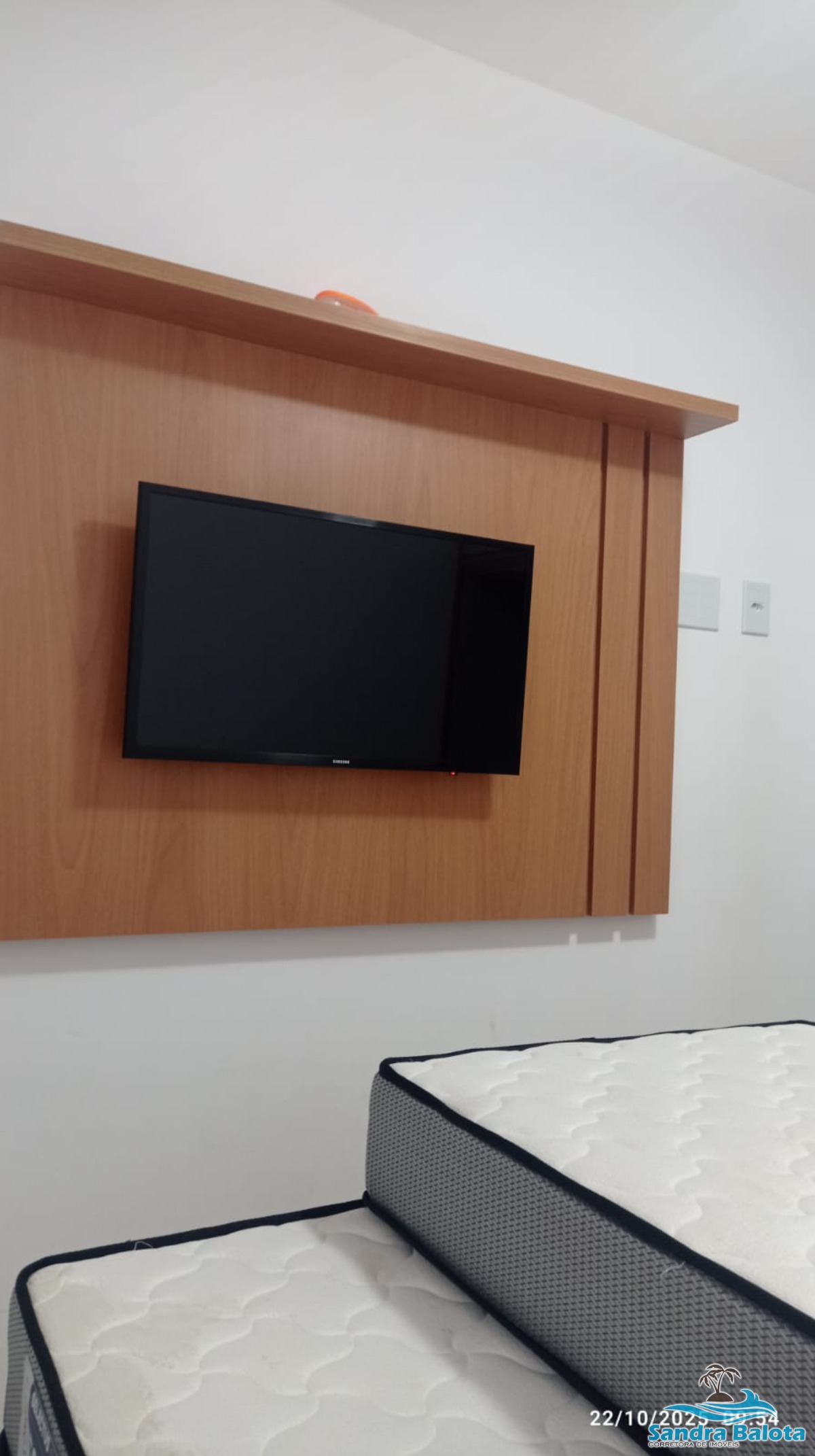 Apartamento novo de 2 dormitórios à 400 metros da praia
