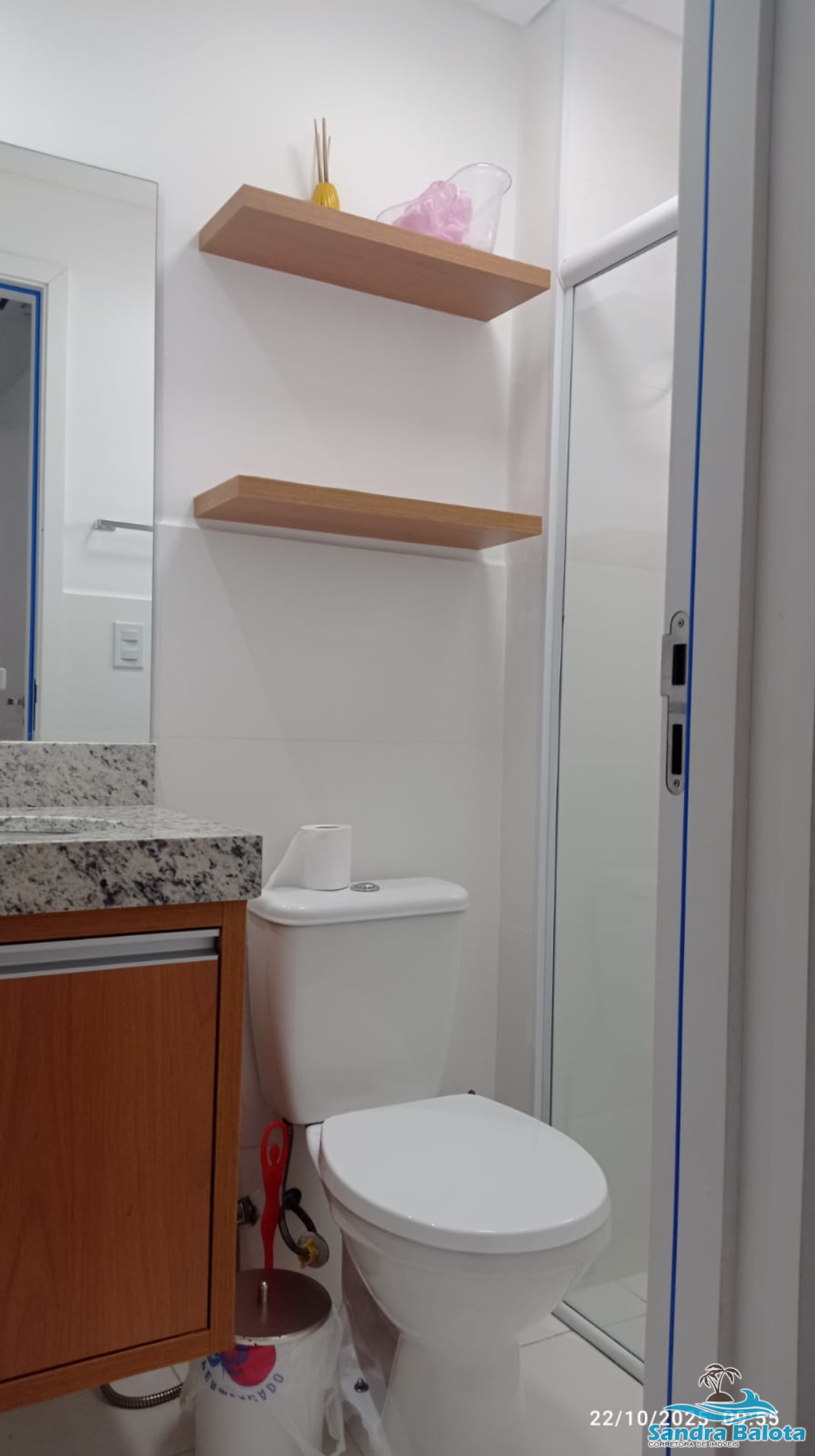 Apartamento novo de 2 dormitórios à 400 metros da praia