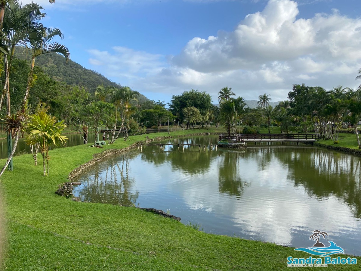 Casa em condomínio fechado com 3 dormitórios sendo 1 suíte/Horto -Ubatuba