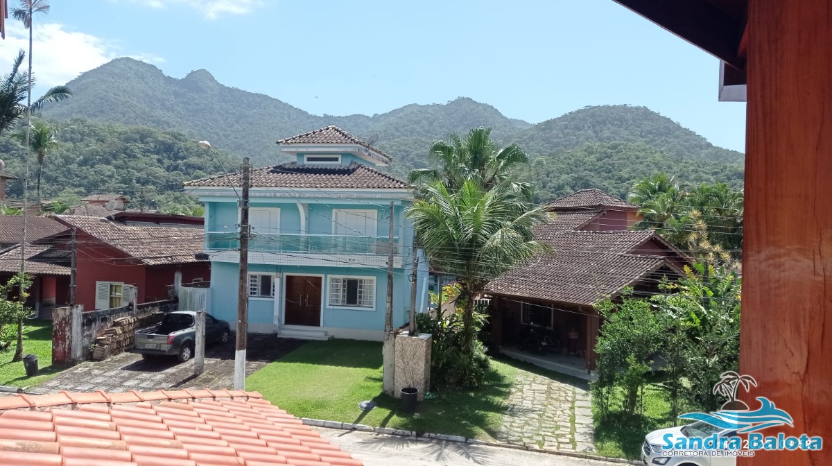 Casa em condomínio fechado com 3 dormitórios sendo 1 suíte/Horto -Ubatuba