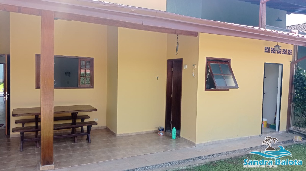 Casa em condomínio fechado com 3 dormitórios sendo 1 suíte/Horto -Ubatuba