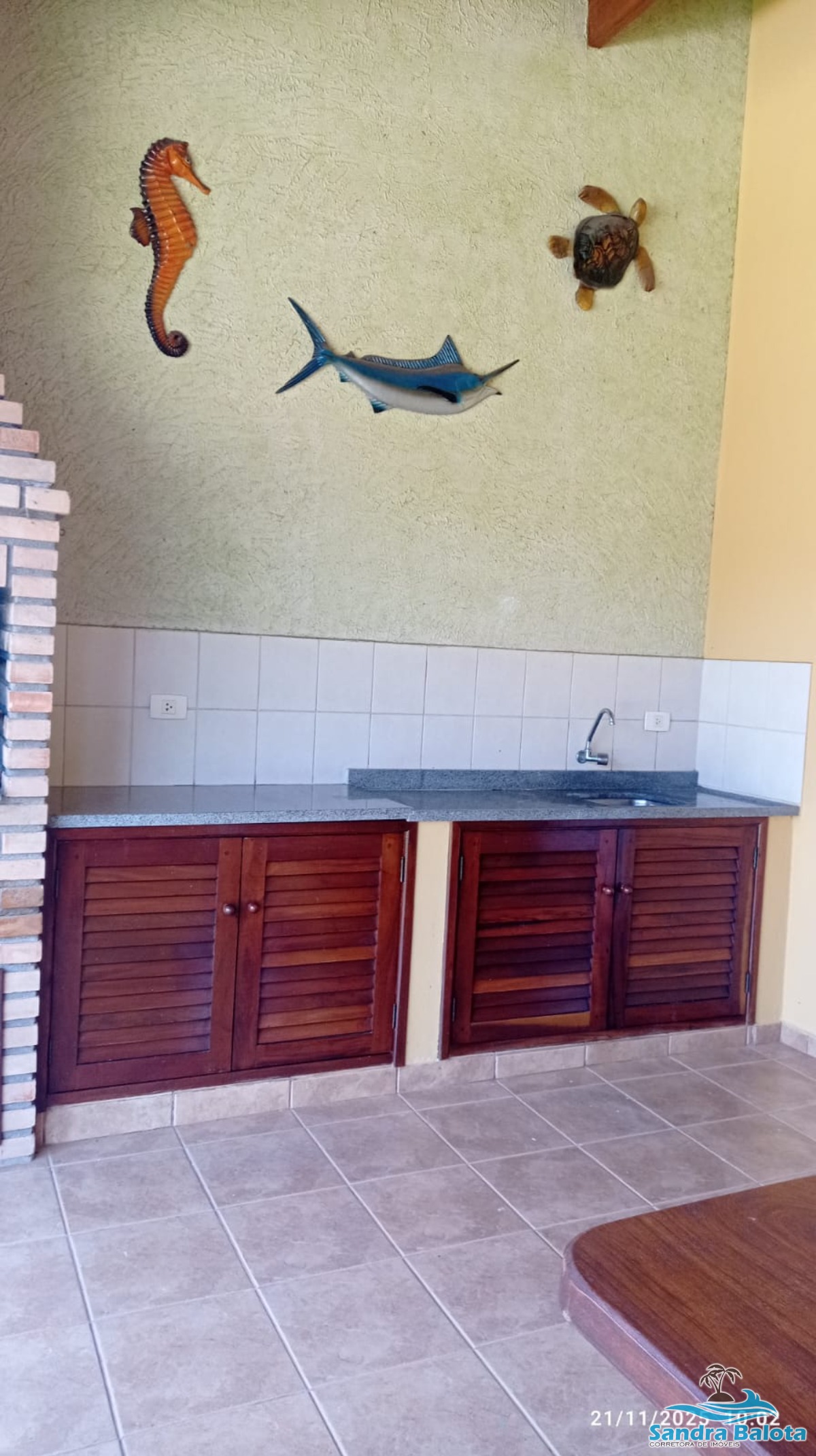 Casa em condomínio fechado com 3 dormitórios sendo 1 suíte/Horto -Ubatuba