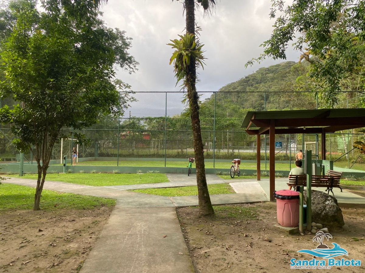 Casa em condomínio fechado com 3 dormitórios sendo 1 suíte/Horto -Ubatuba