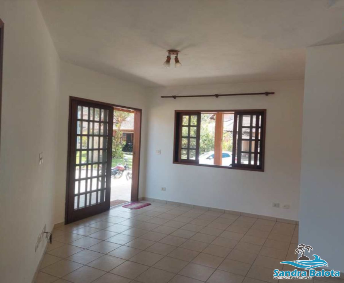 Casa em condomínio fechado com 3 dormitórios sendo 1 suíte/Horto -Ubatuba