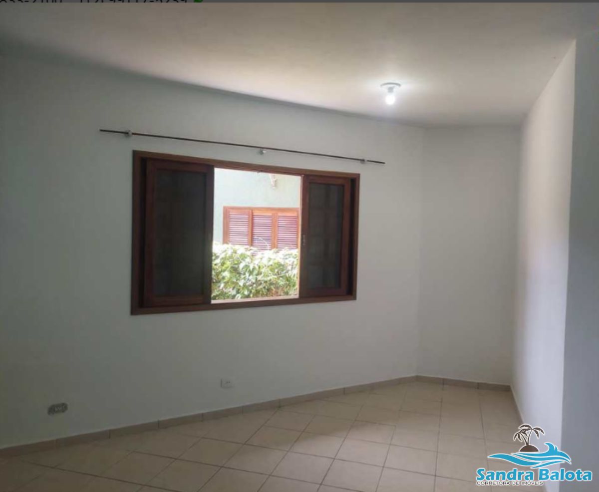 Casa em condomínio fechado com 3 dormitórios sendo 1 suíte/Horto -Ubatuba