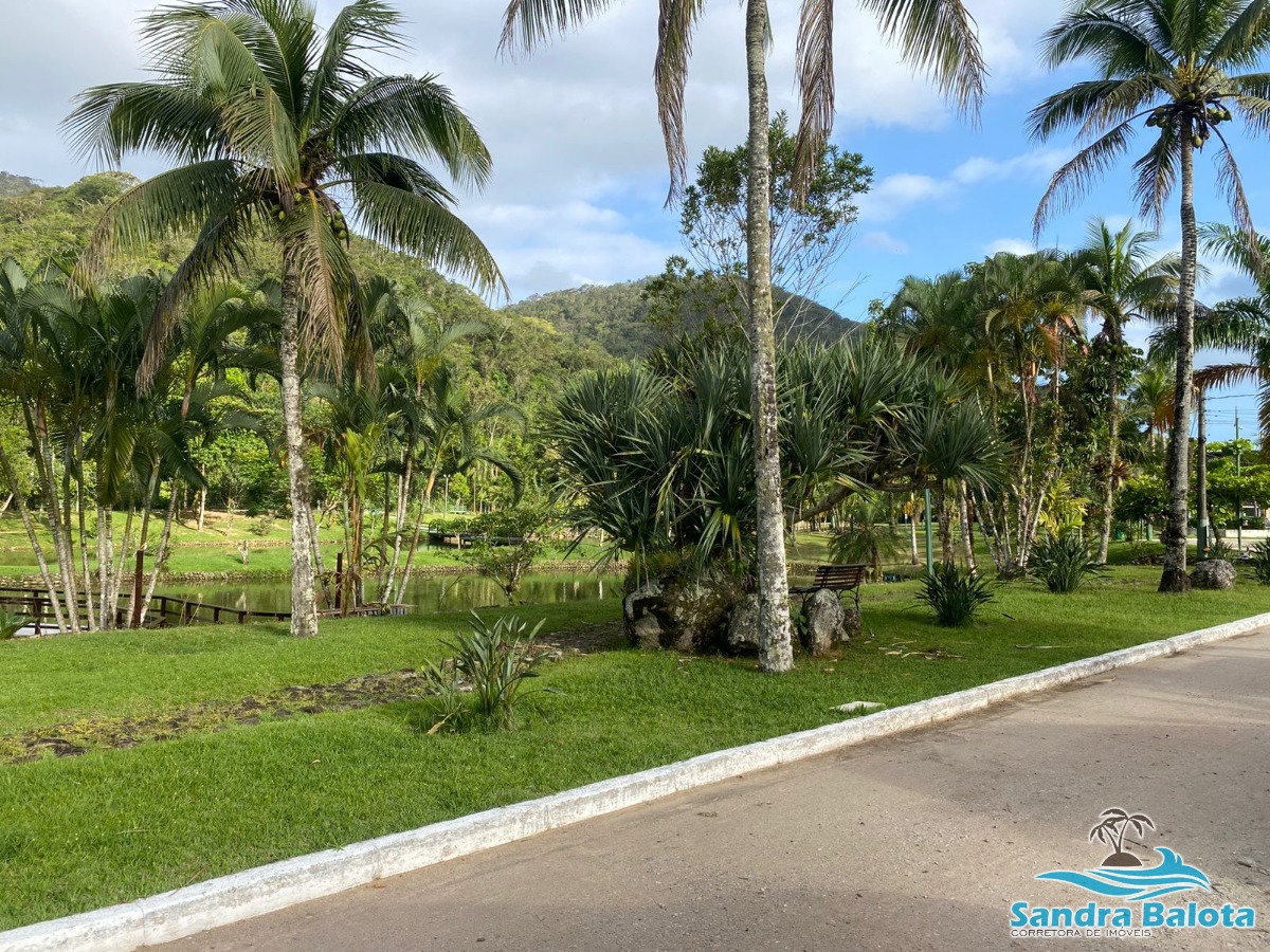 Casa em condomínio fechado com 3 dormitórios sendo 1 suíte/Horto -Ubatuba