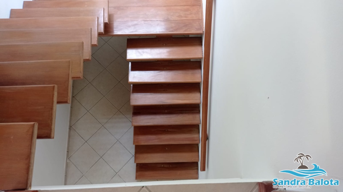 Casa em condomínio fechado com 3 dormitórios sendo 1 suíte/Horto -Ubatuba
