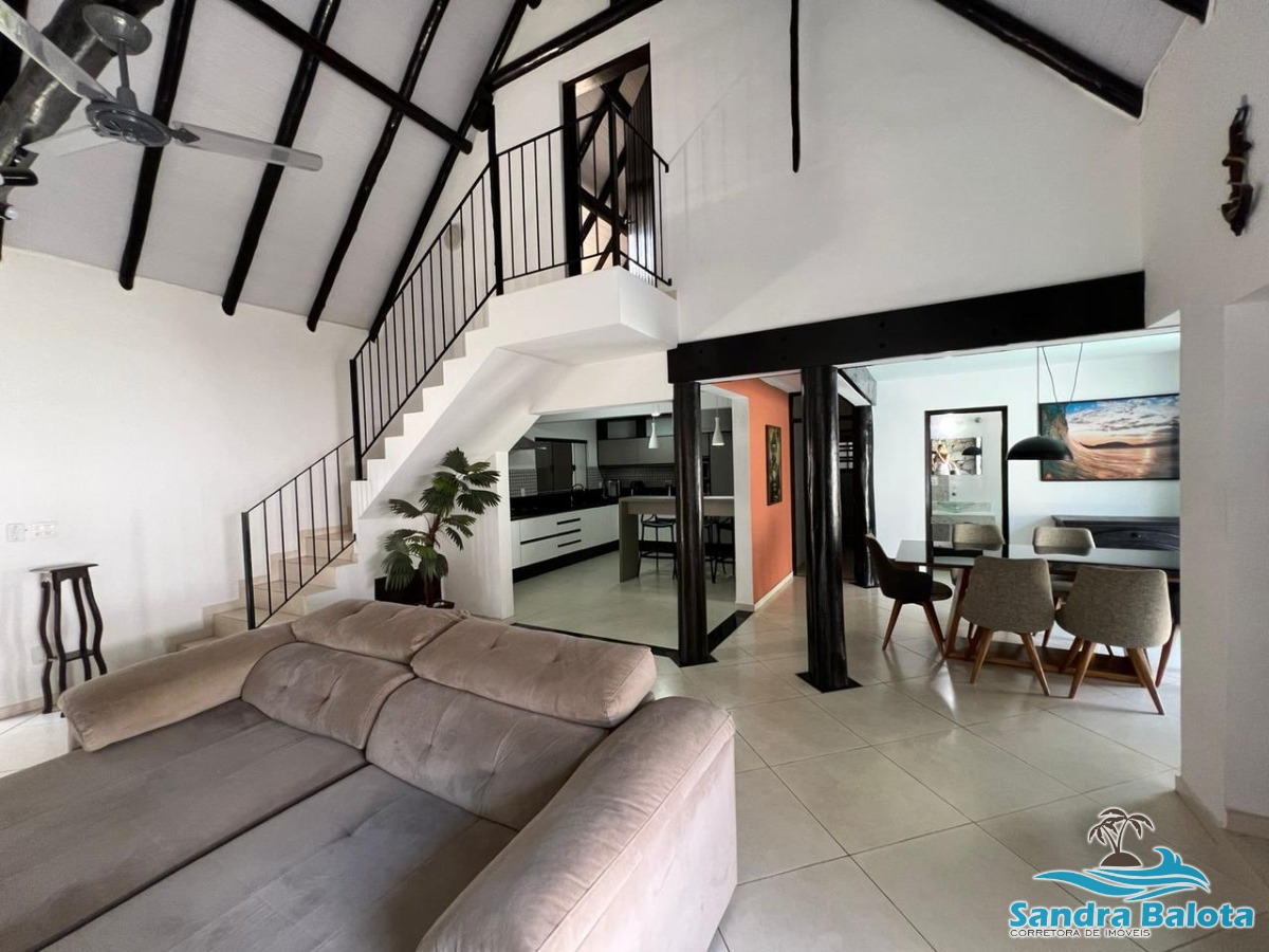 Ampla Casa a 100 Metros da Orla Doo Itaguá