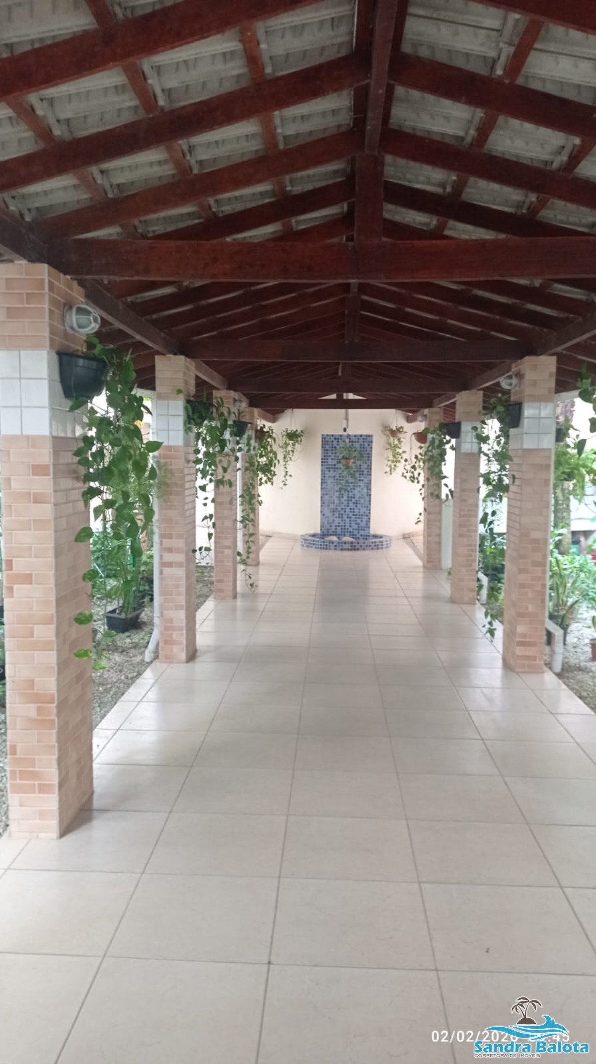 Apartamento a 100 metros da praia com 2 dormitórios de 71m²