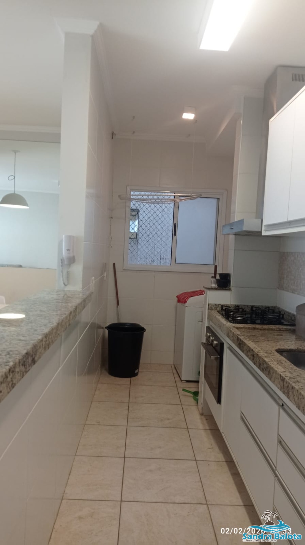 Apartamento a 100 metros da praia com 2 dormitórios de 71m²