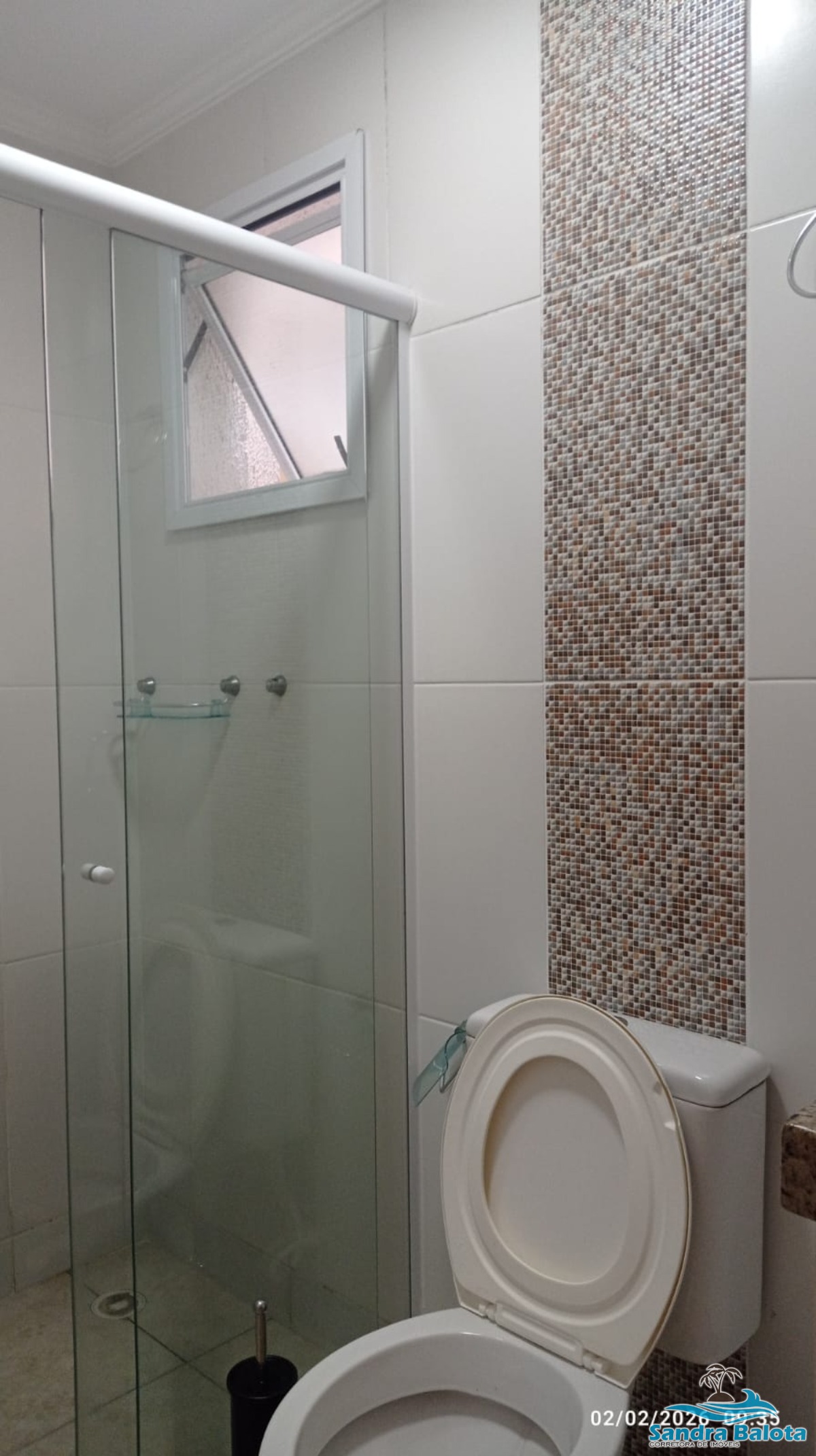 Apartamento a 100 metros da praia com 2 dormitórios de 71m²