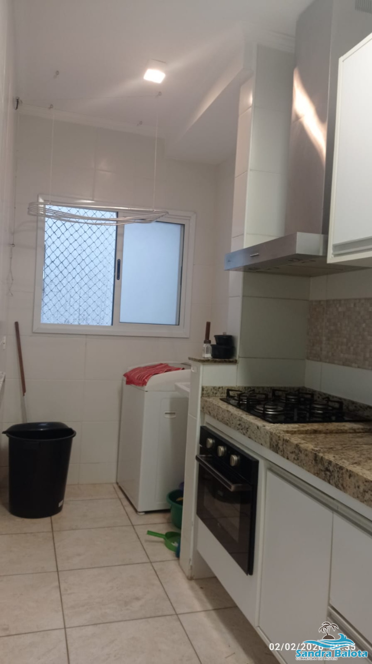 Apartamento a 100 metros da praia com 2 dormitórios de 71m²