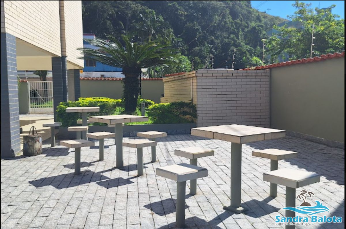 Apartamento de 2 dormitórios a 250 metros da Praia Grande/ Ubatuba