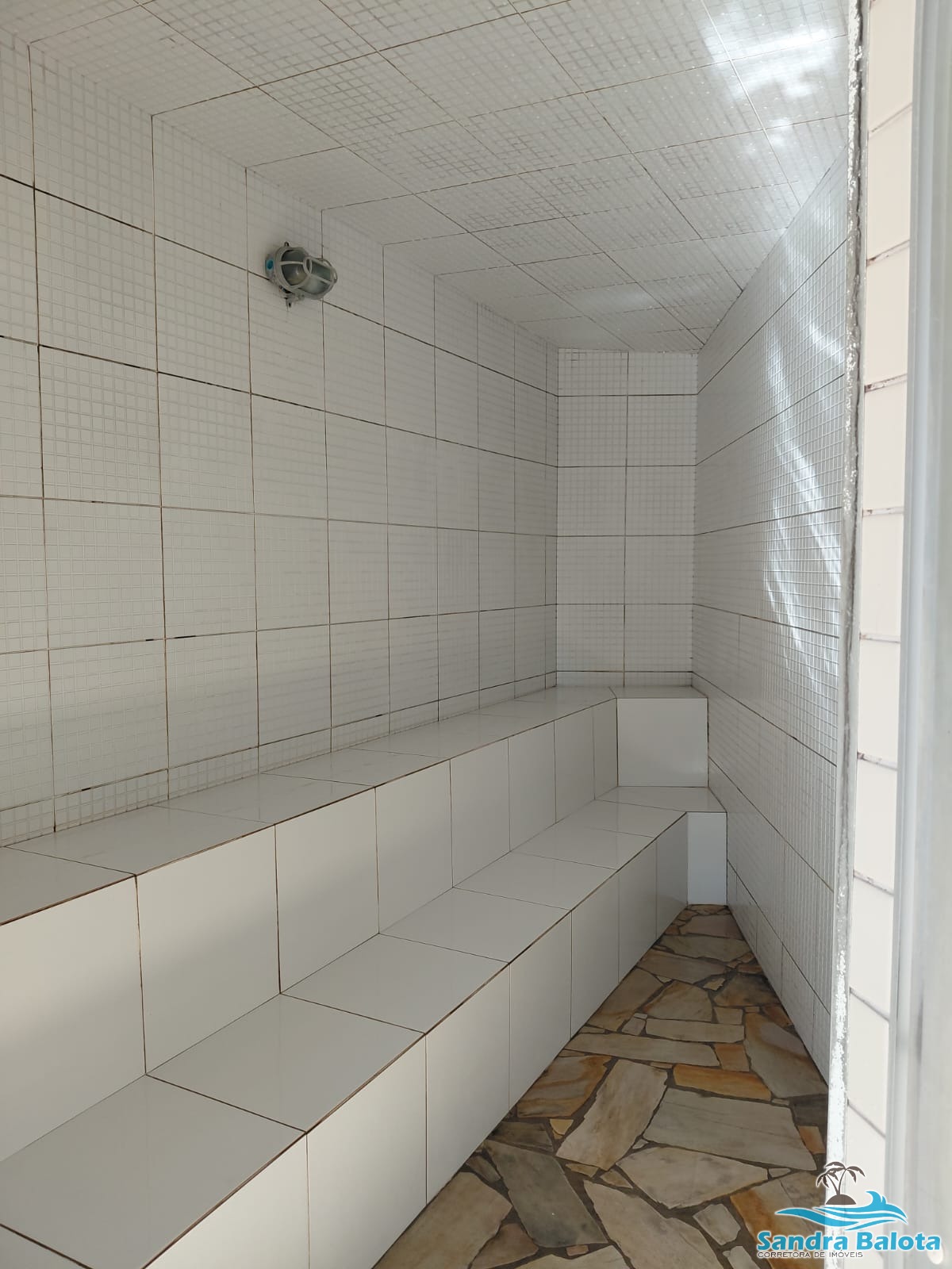 Apartamento à venda a 150 metros da Praia Grande Ubatuba Excelente oportunidade para quem busca conforto, localização