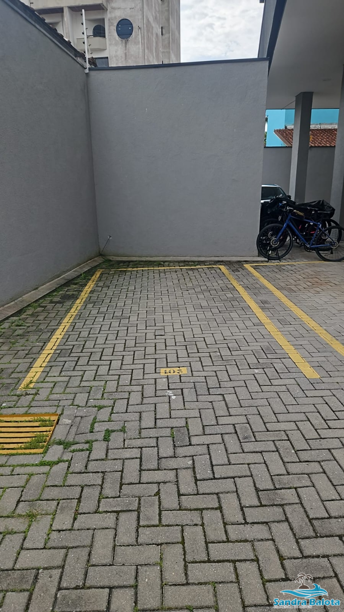 Apartamento com 2 suítes/Itaguá