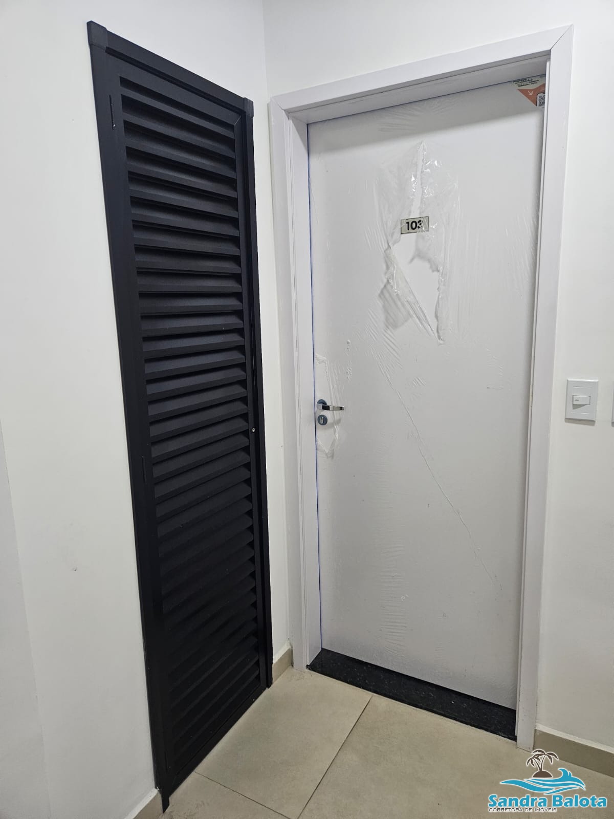 Apartamento com 2 suítes/Itaguá