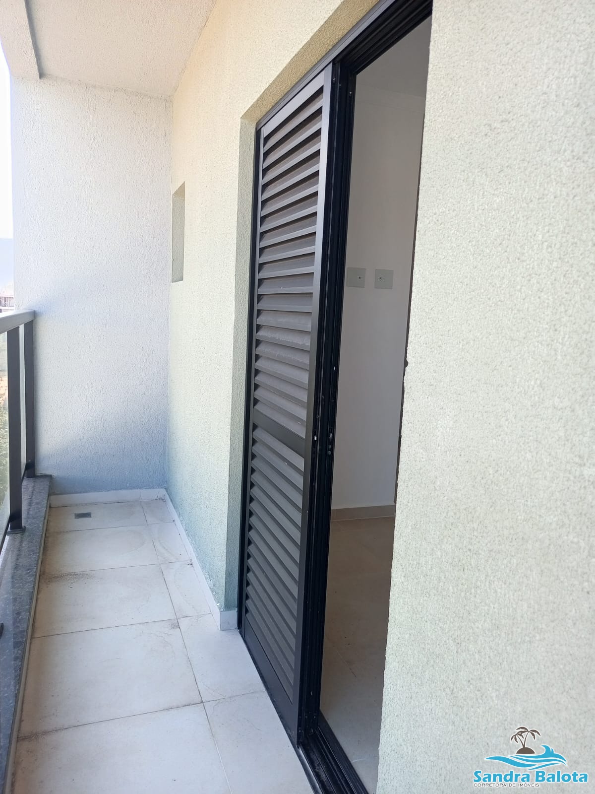 Apartamento com 2 suítes/ 50 metros da orla do Itaguá