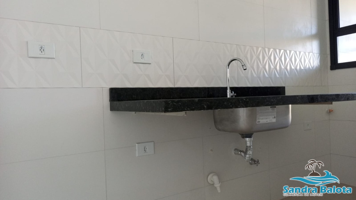 Apartamento com 2 suítes/ 50 metros da orla do Itaguá
