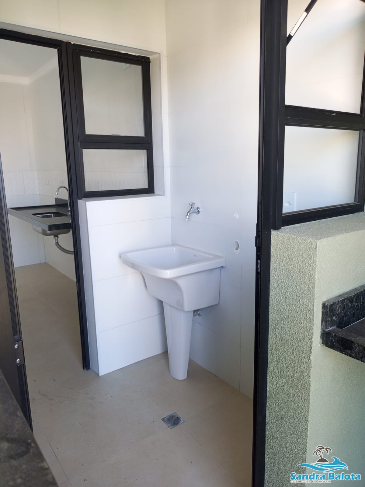 Apartamento com 2 suítes/ 50 metros da orla do Itaguá