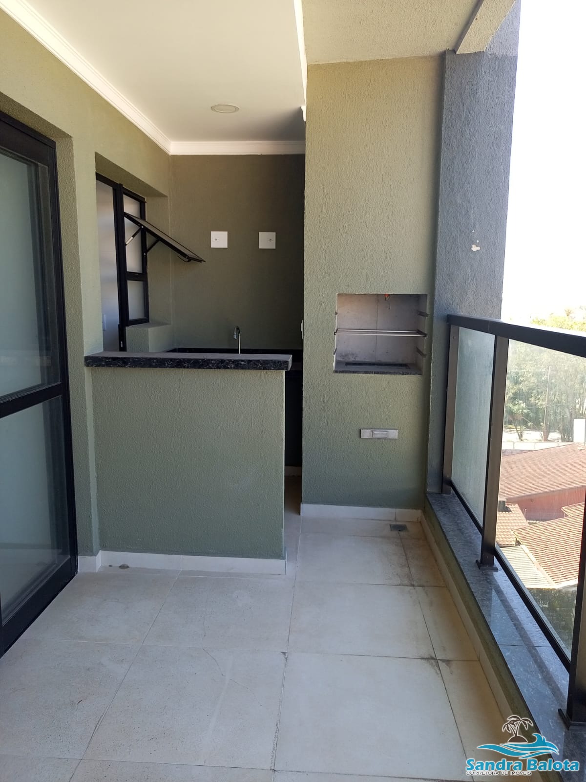 Apartamento com 2 suítes/ 50 metros da orla do Itaguá