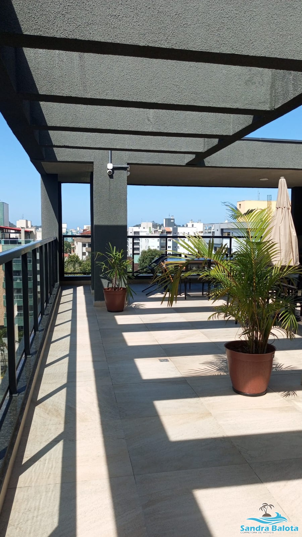 Apartamento com 2 suítes/ 50 metros da orla do Itaguá