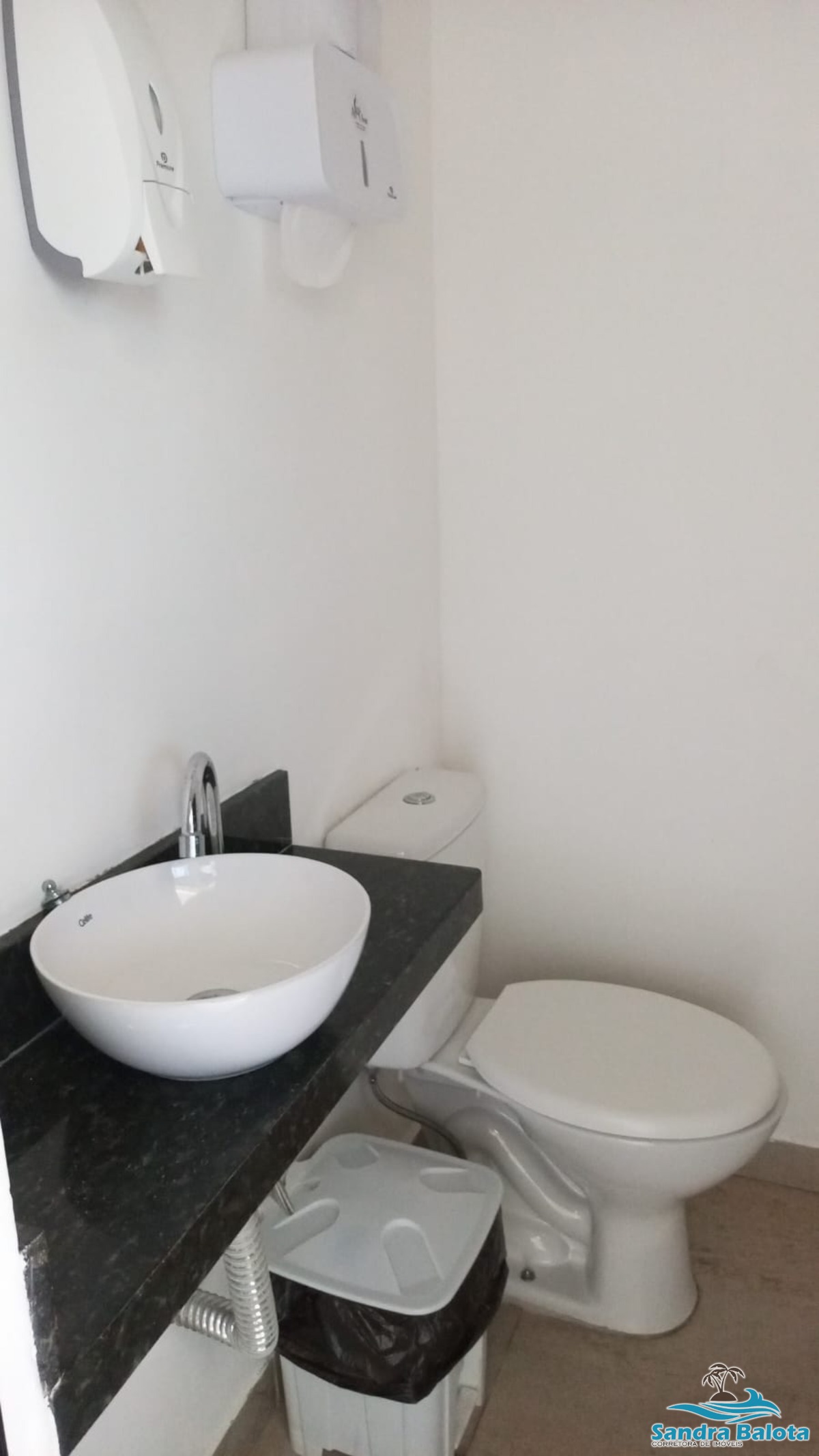 Apartamento com 2 suítes/ 50 metros da orla do Itaguá