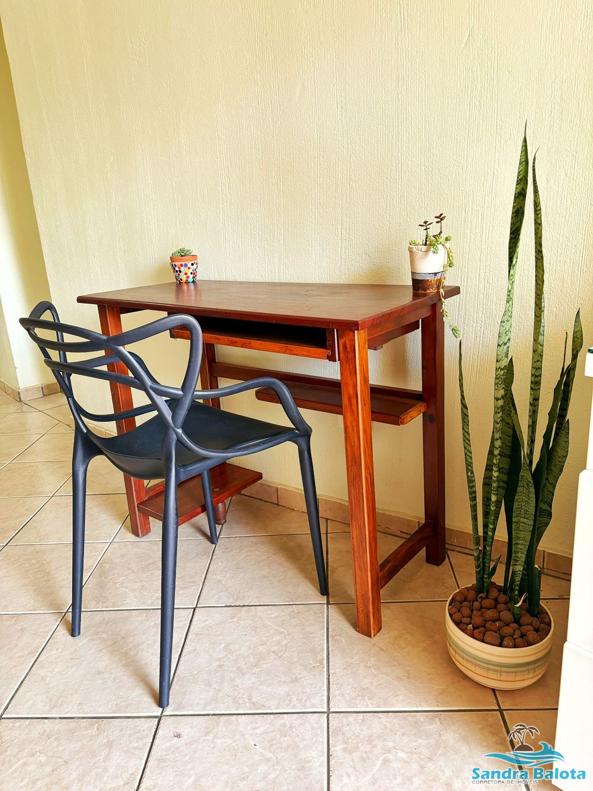 Apartamento com 2 dormitórios sendo 1 suíte/Itaguá