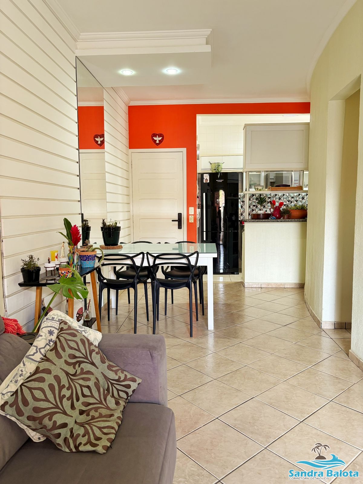 Apartamento com 2 dormitórios sendo 1 suíte/Itaguá