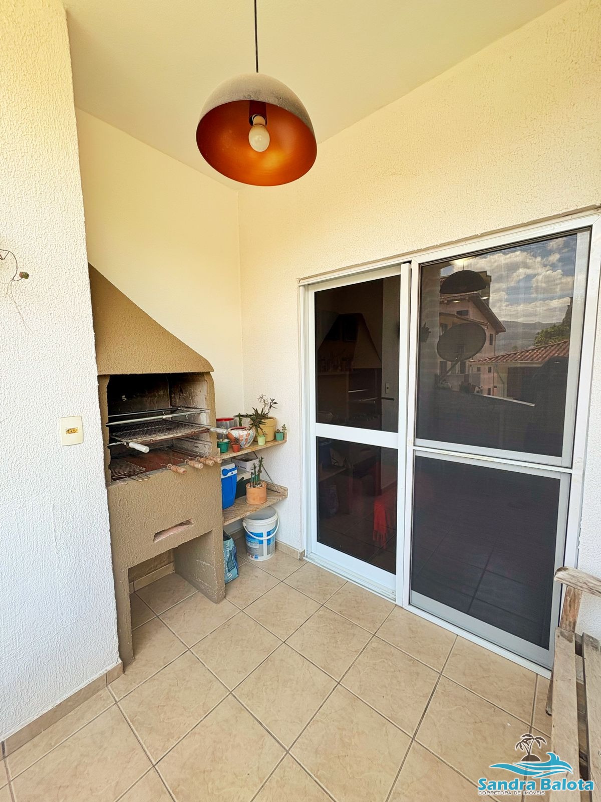 Apartamento com 2 dormitórios sendo 1 suíte/Itaguá