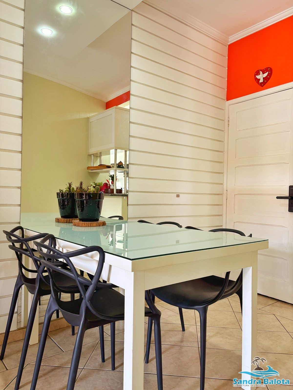 Apartamento com 2 dormitórios sendo 1 suíte/Itaguá