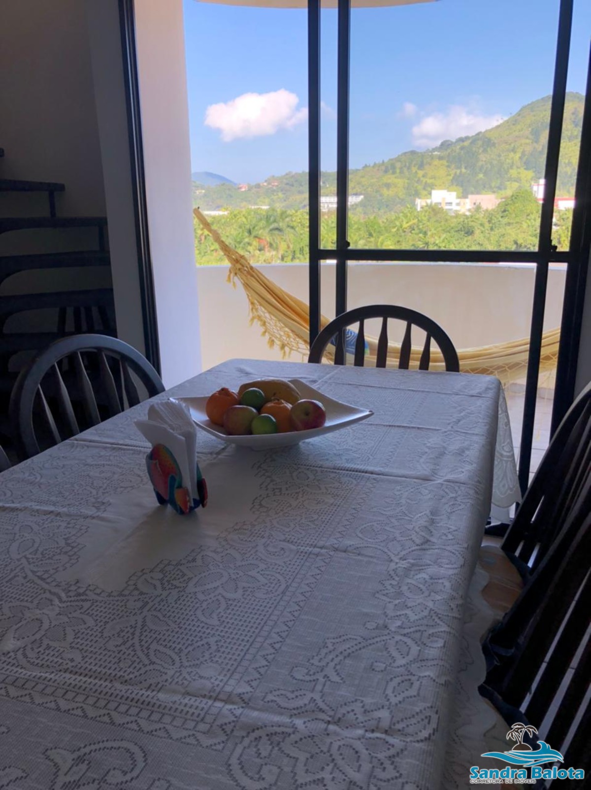 Apartamento com 2 dormitórios na Praia das Toninhas