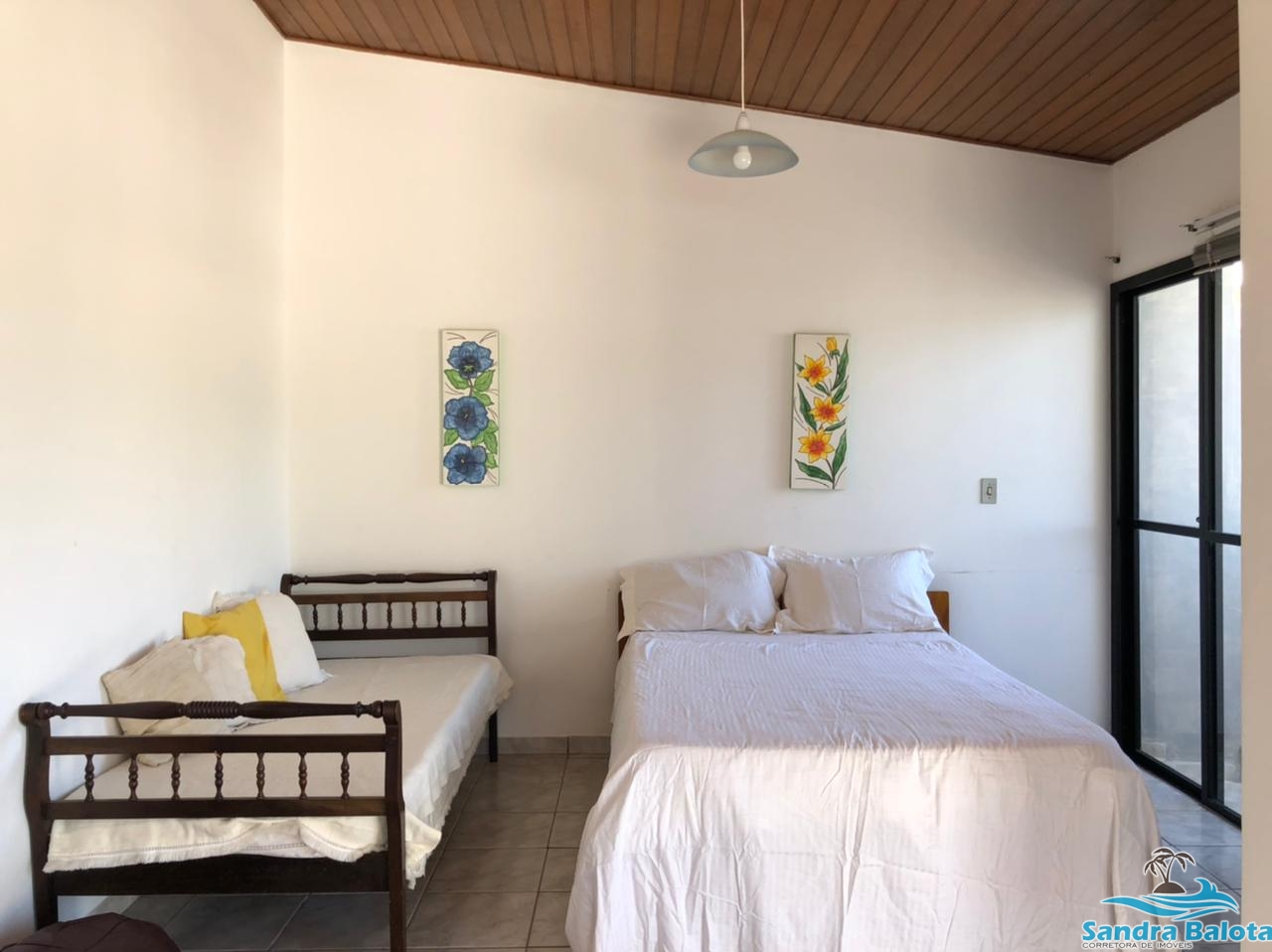 Apartamento com 2 dormitórios na Praia das Toninhas
