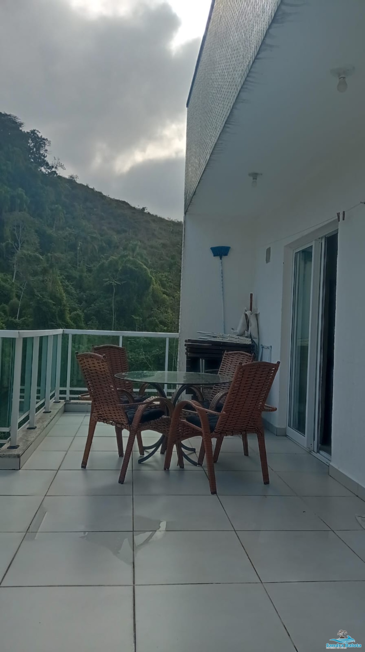Belíssima cobertura com 3 dormitórios/Praia Grande-Ubatuba