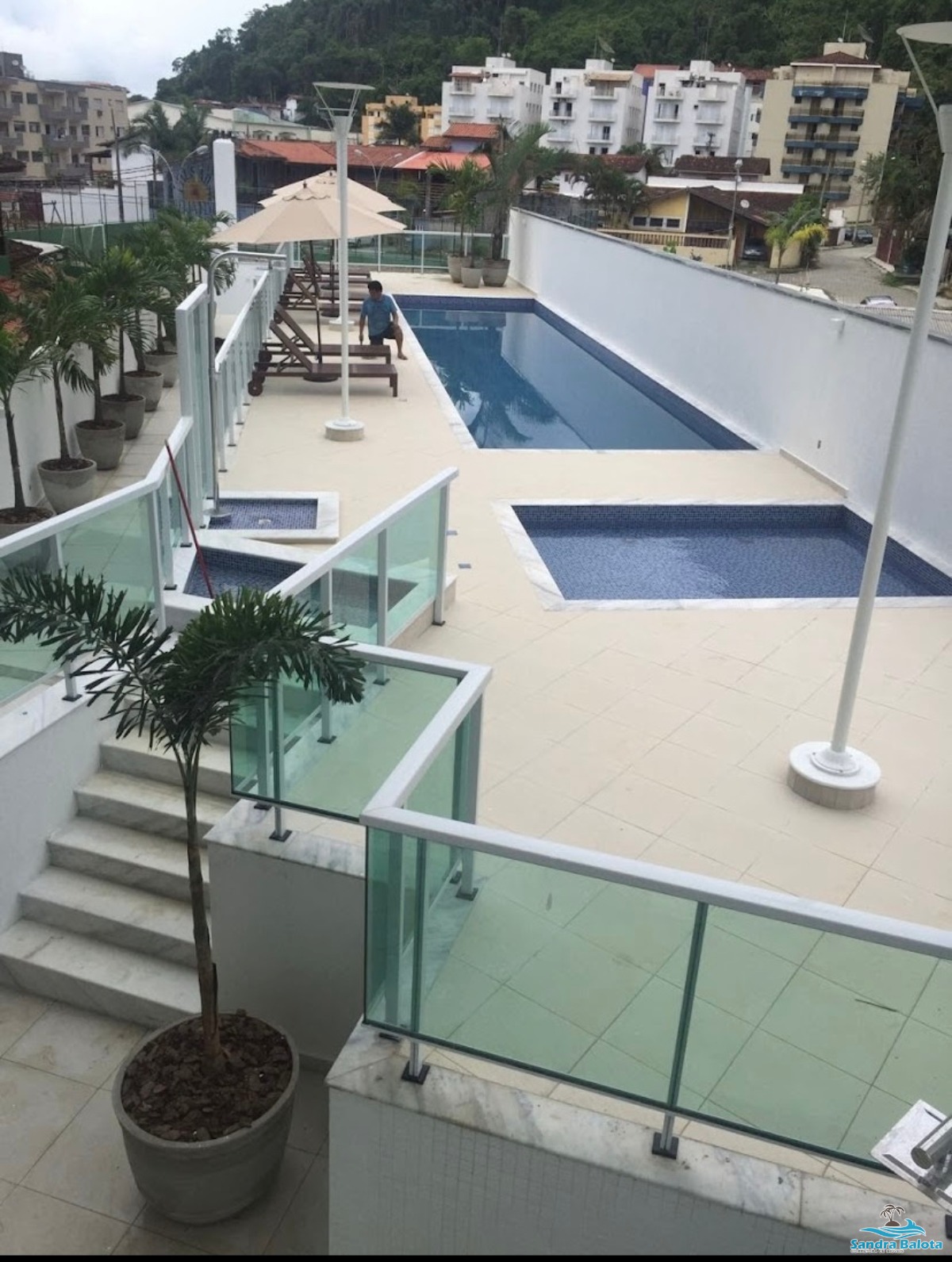 Belíssima cobertura com 3 dormitórios/Praia Grande-Ubatuba