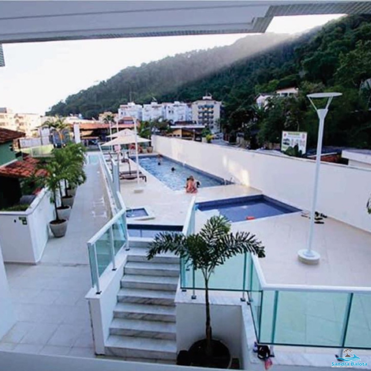Belíssima cobertura com 3 dormitórios/praia grande-ubatuba