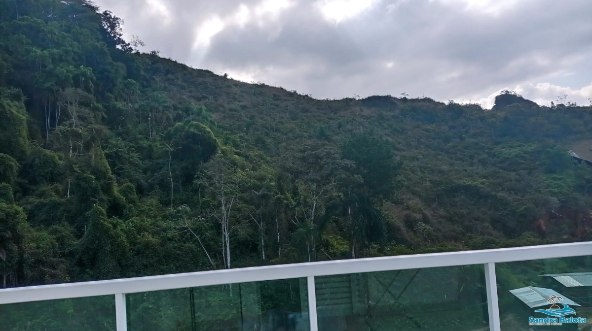 Belíssima cobertura com 3 dormitórios/Praia Grande-Ubatuba