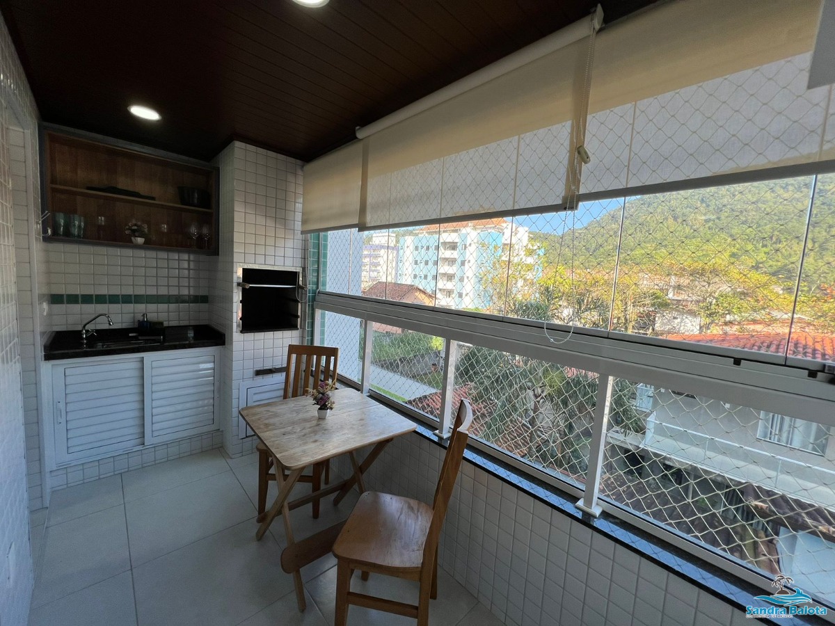Apartamento de 2 dormitórios nas Toninhas