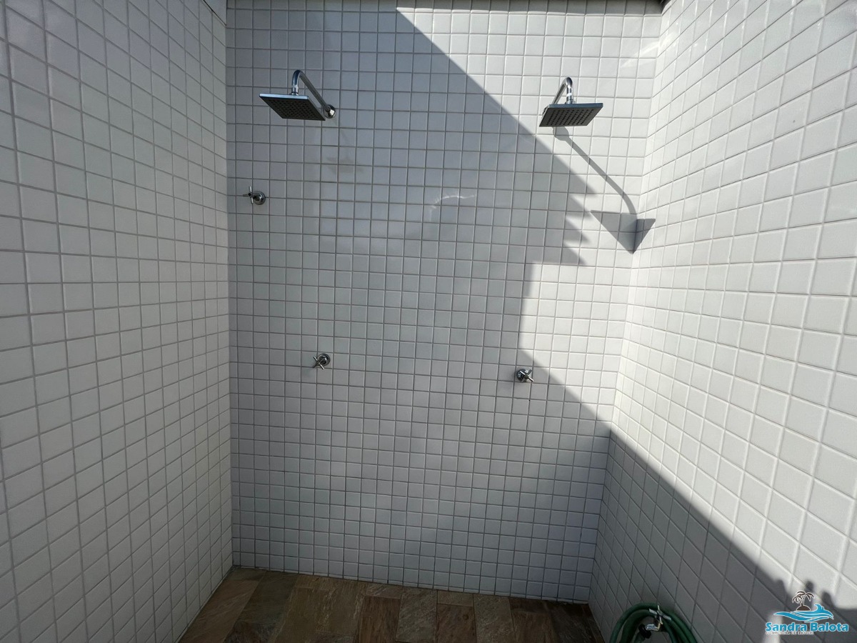 Apartamento de 2 dormitórios nas Toninhas
