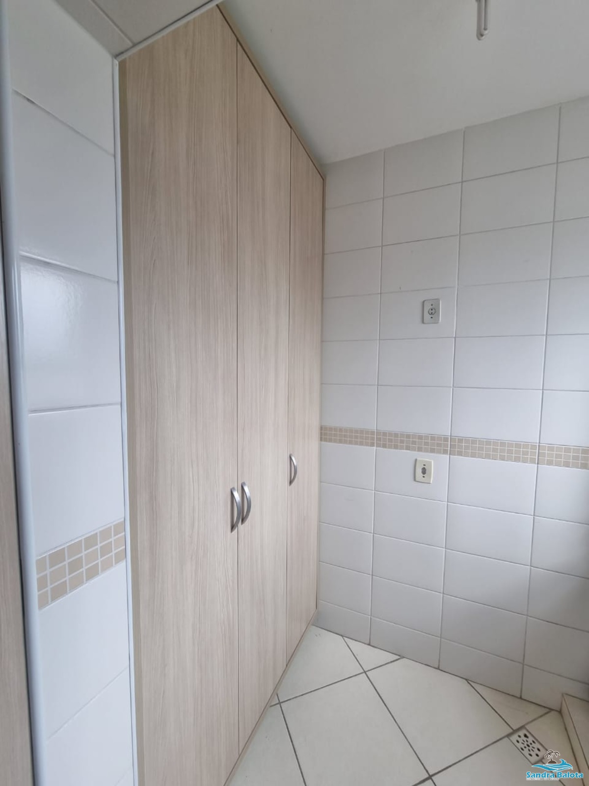 Apartamento de 2 dormitórios sendo 1 suíte/umuarama-ubatuba