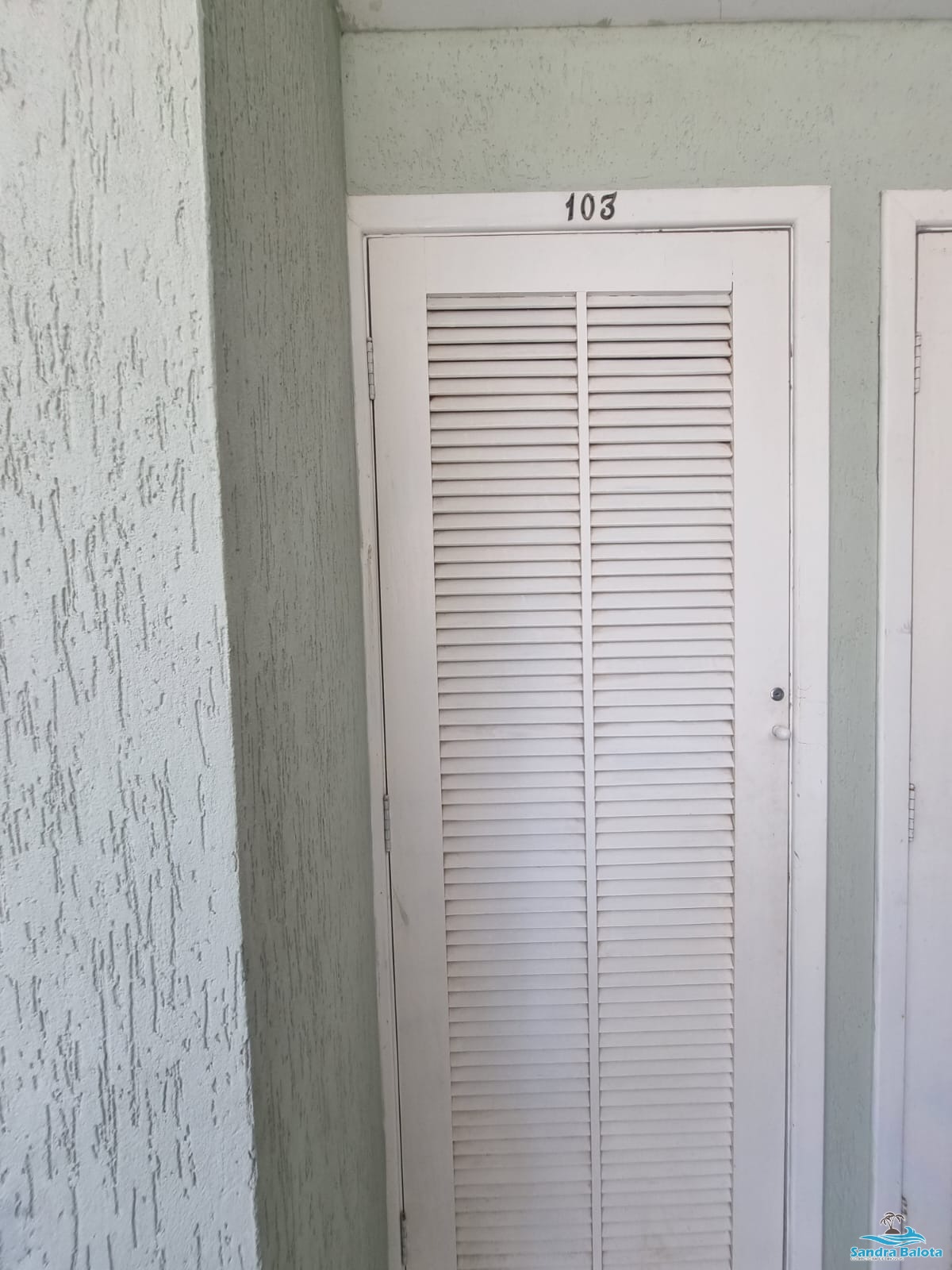 Apartamento de 2 dormitórios sendo 1 suíte/umuarama-ubatuba