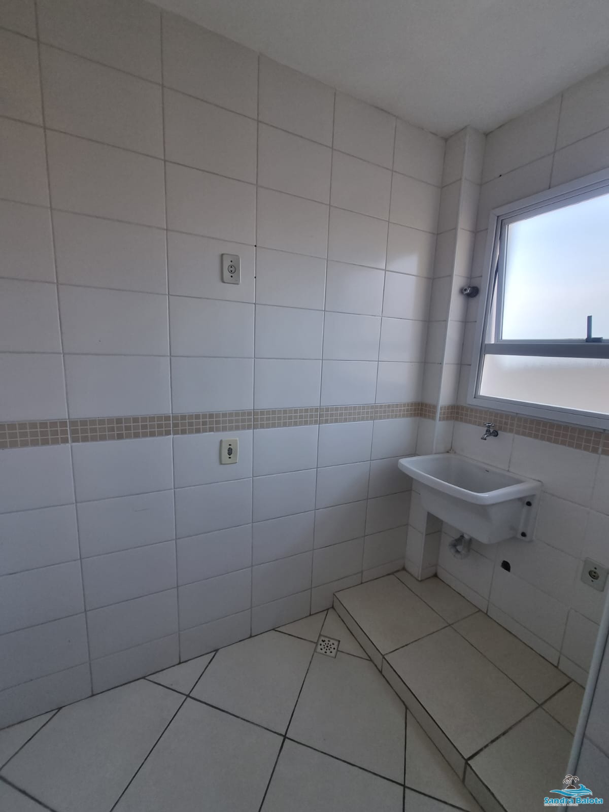 Apartamento de 2 dormitórios sendo 1 suíte/umuarama-ubatuba